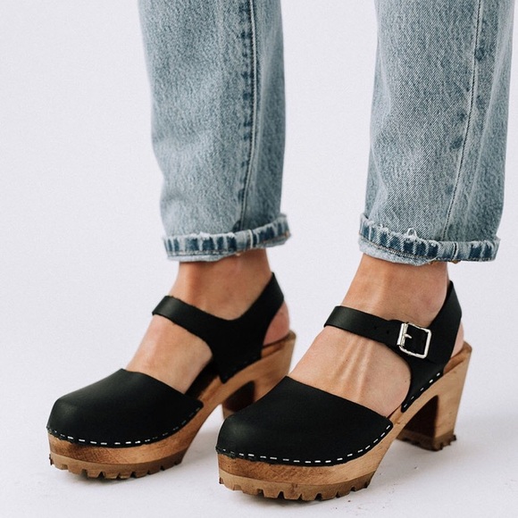 mia black clogs